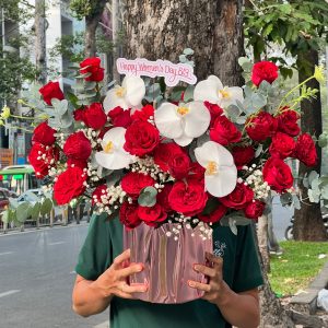 Hộp hoa hồng đỏ ohara phối Hoa Lan Hồ Điệp mẫu 67